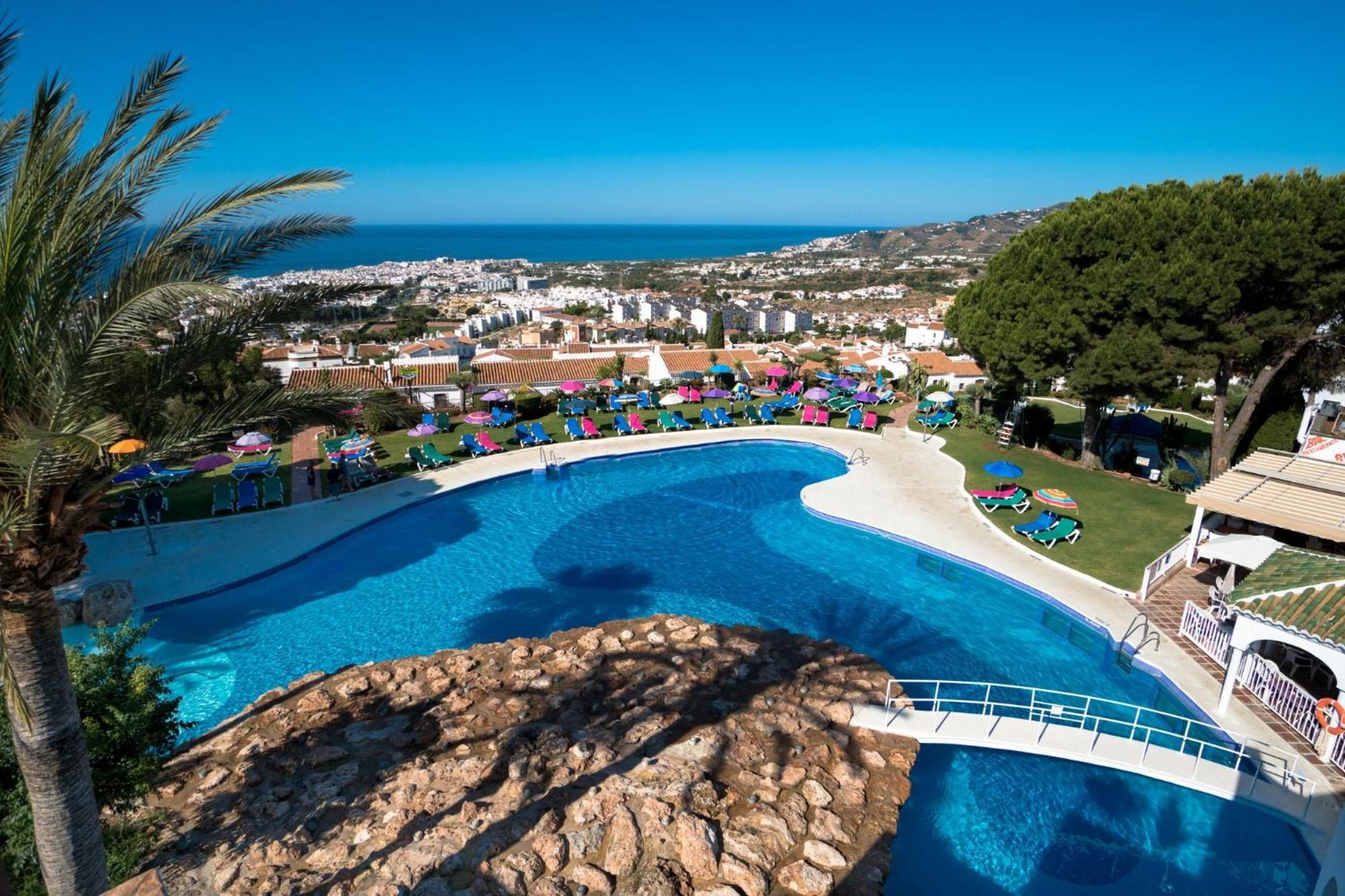 Apartamentos & Spa Torres De San Juan Nerja Exterior photo