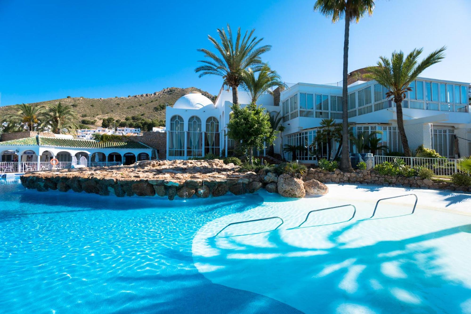 Apartamentos & Spa Torres De San Juan Nerja Exterior photo