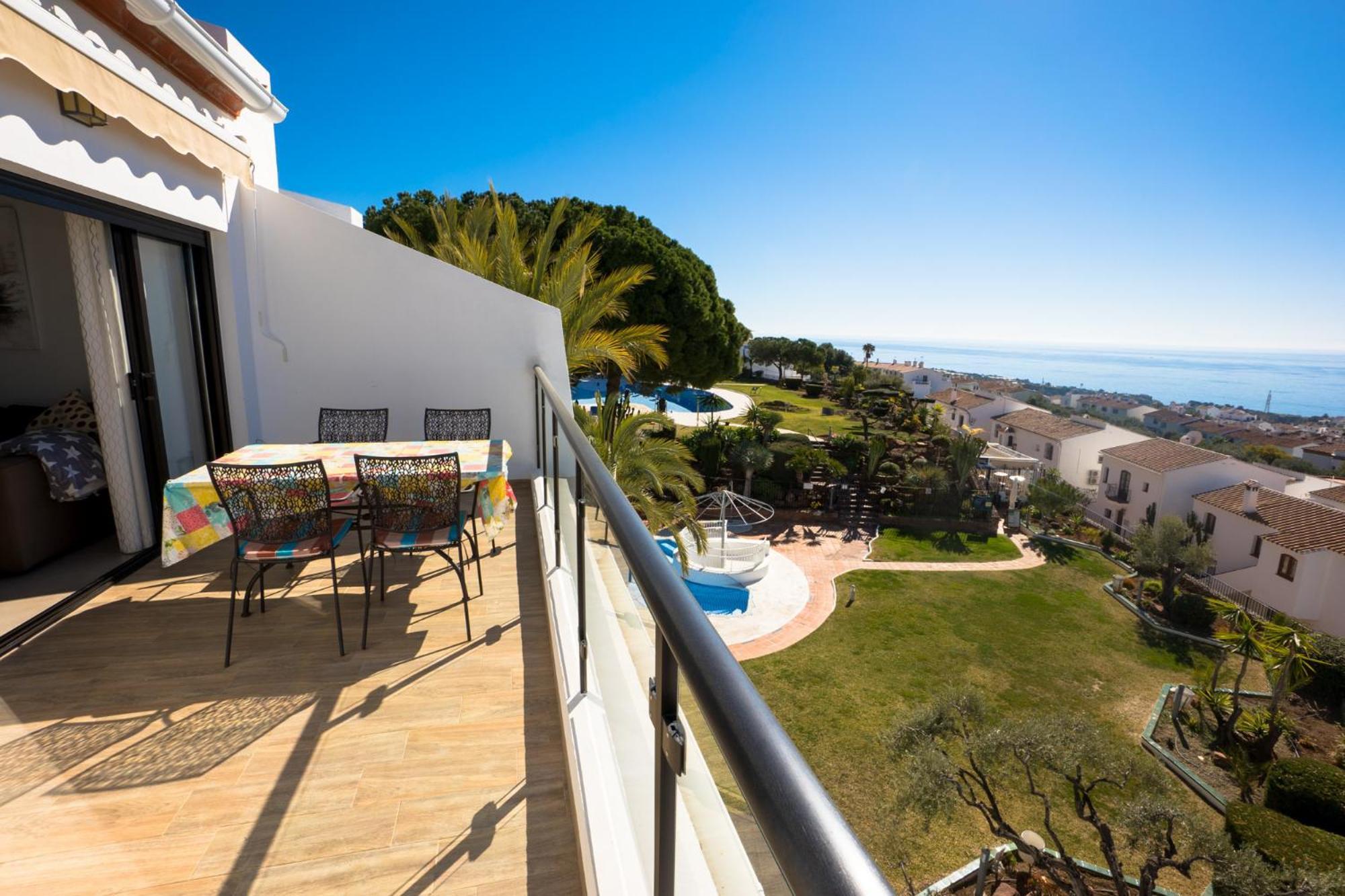 Apartamentos & Spa Torres De San Juan Nerja Exterior photo