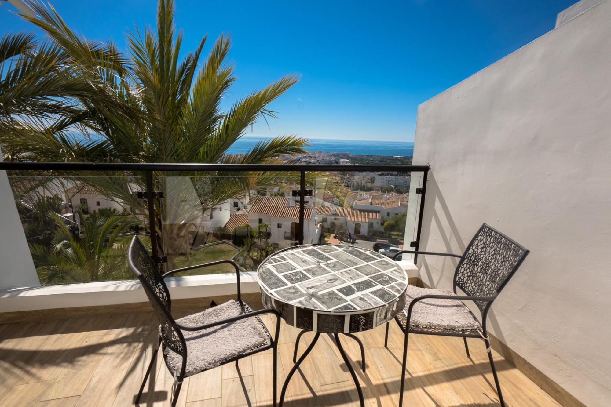 Apartamentos & Spa Torres De San Juan Nerja Exterior photo