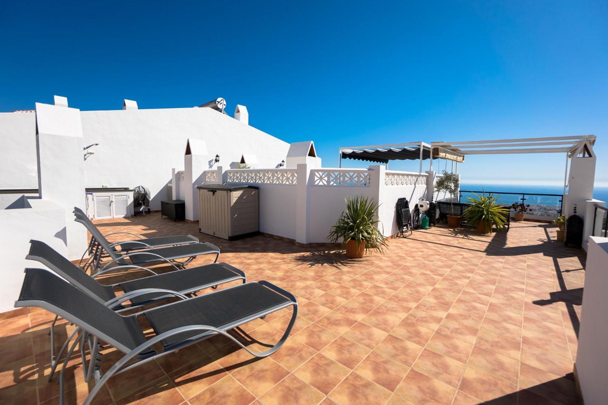 Apartamentos & Spa Torres De San Juan Nerja Exterior photo
