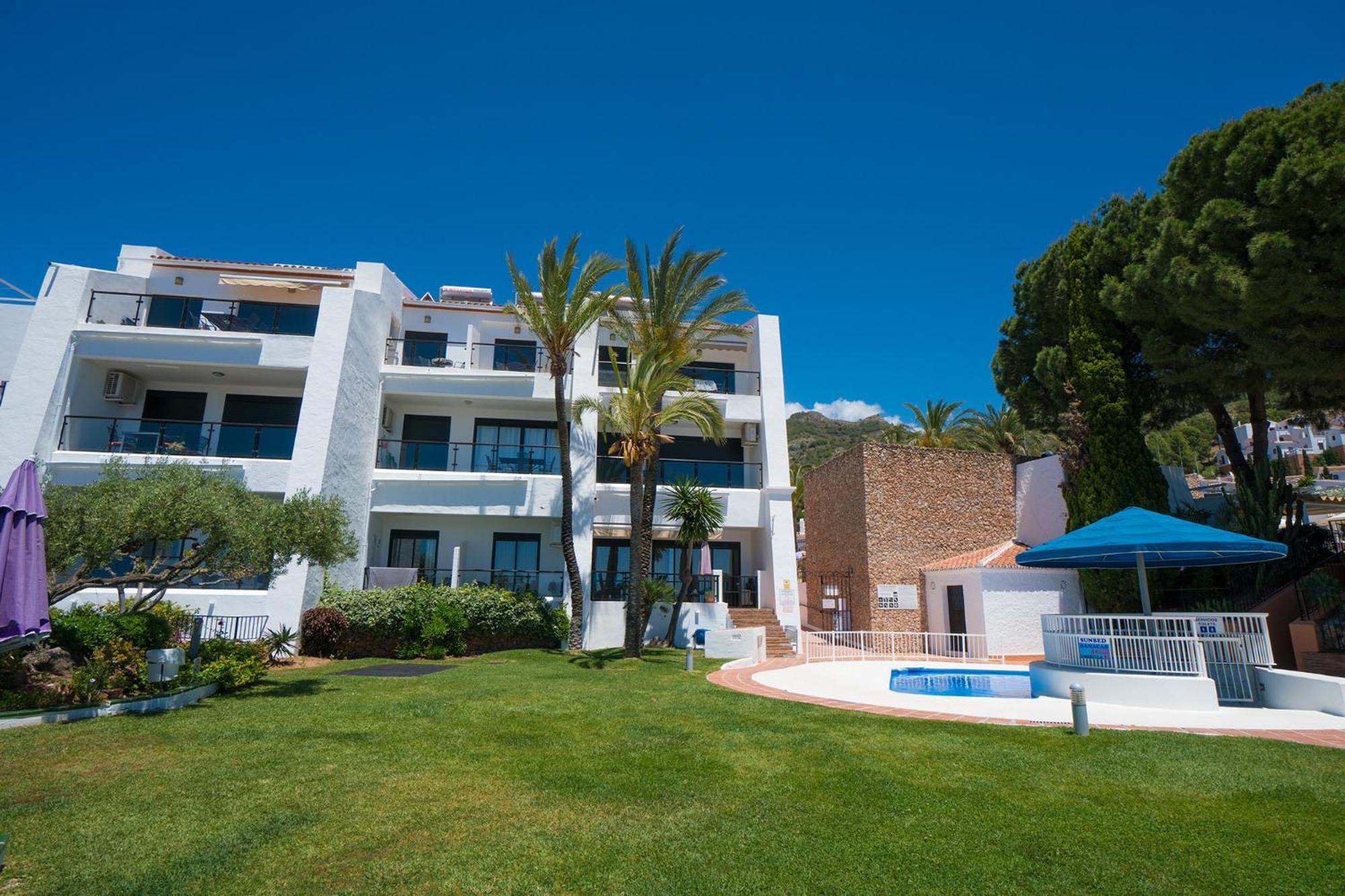 Apartamentos & Spa Torres De San Juan Nerja Exterior photo