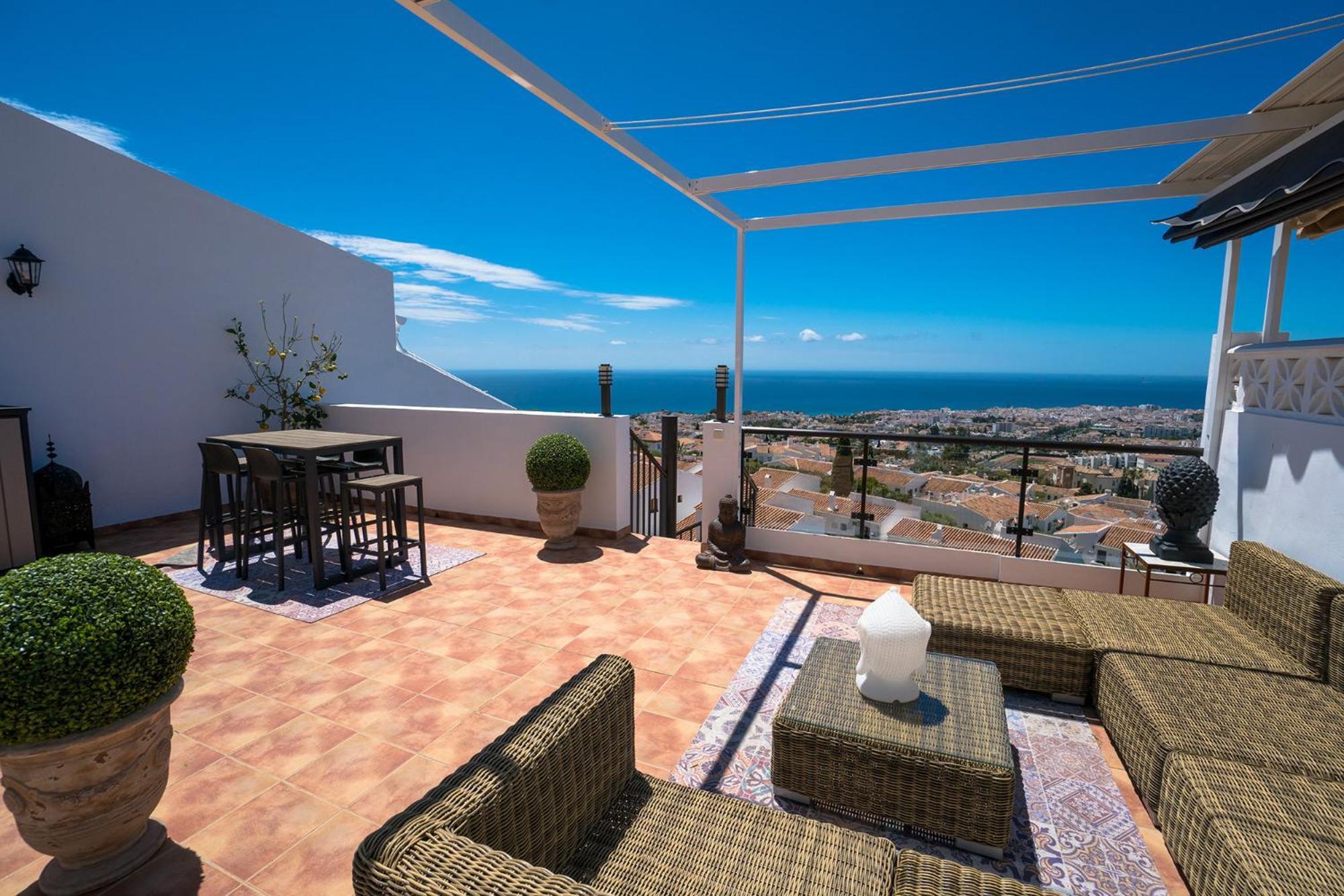 Apartamentos & Spa Torres De San Juan Nerja Exterior photo
