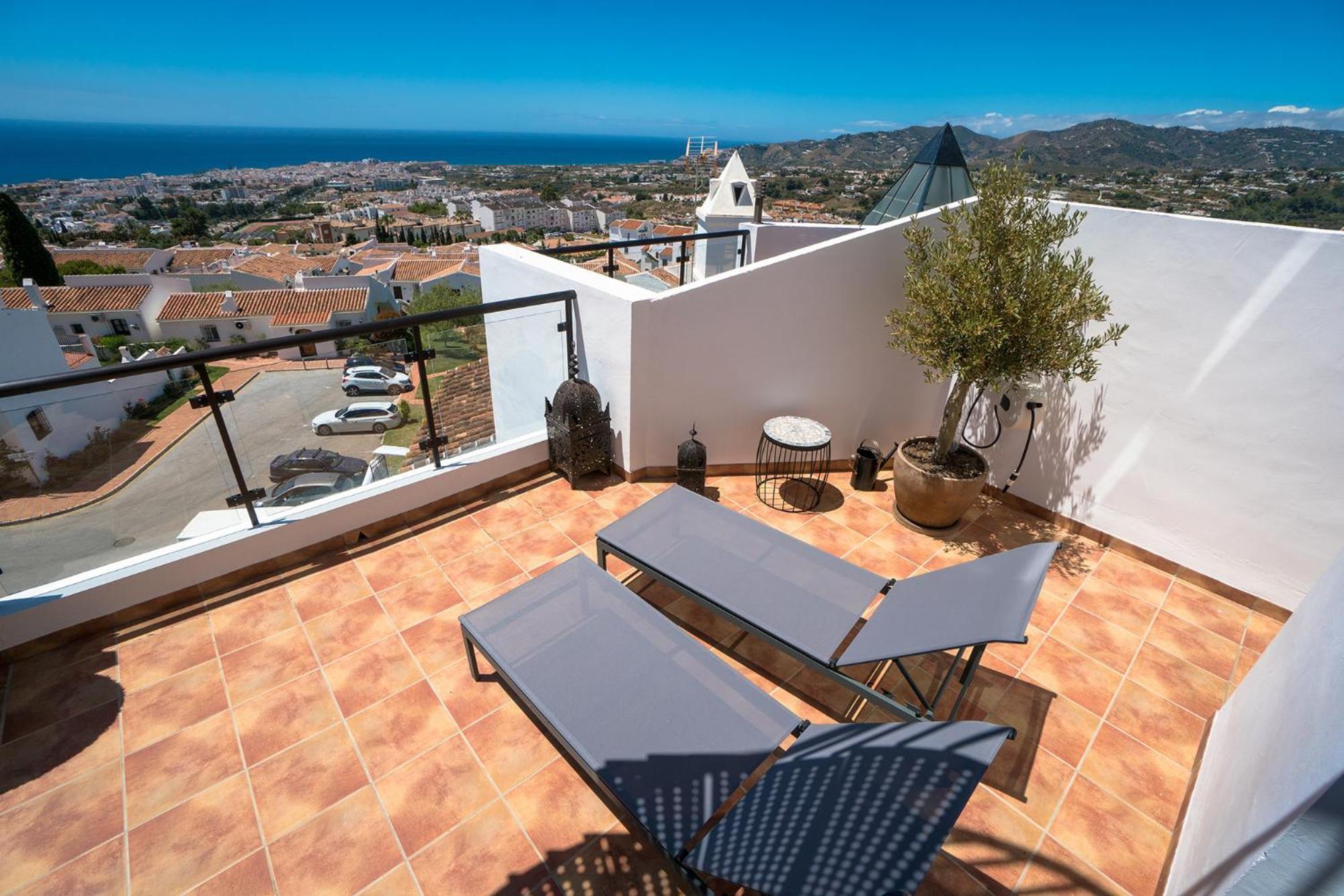 Apartamentos & Spa Torres De San Juan Nerja Exterior photo