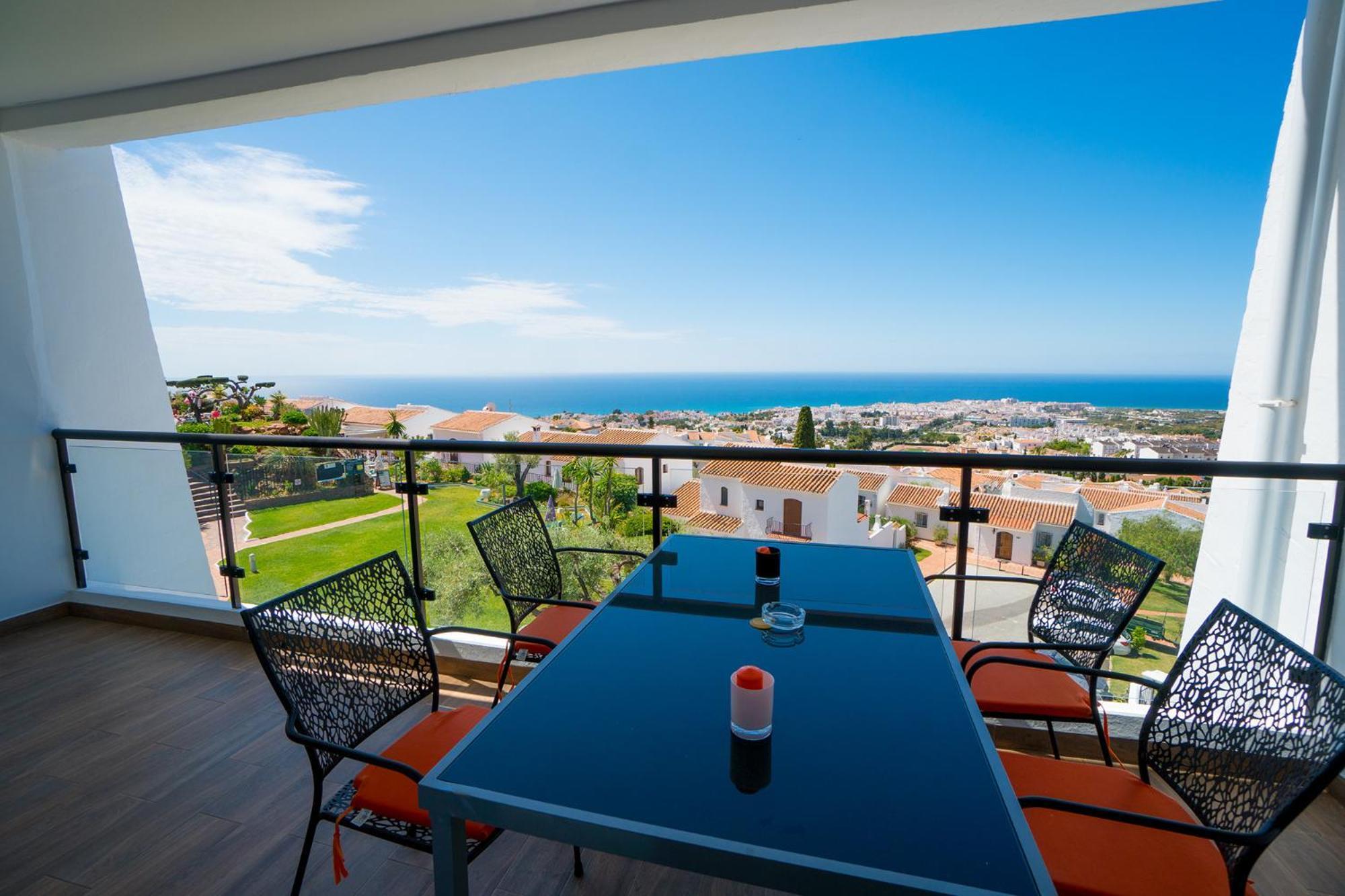 Apartamentos & Spa Torres De San Juan Nerja Exterior photo